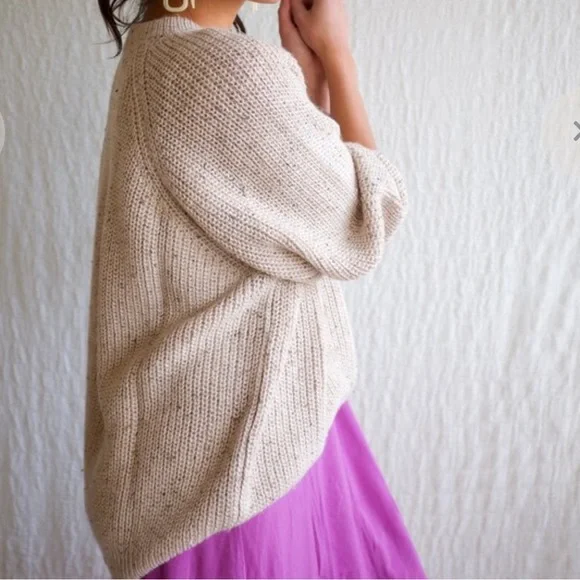 Lauren Manoogian Shaker Long Sleeve Raglan Sweater in Beige Tweed